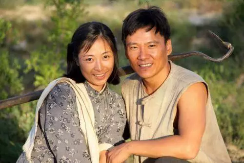 娶了個丑妻,她每天半夜才回家,偷偷找去,我哭成淚人
