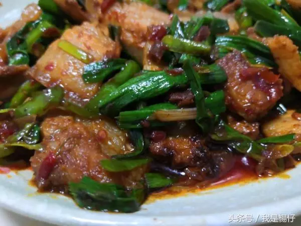 回鍋肉製作並不難,牢記三點小竅門,肥而不膩,焦香入味又下飯!