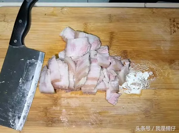 回鍋肉製作並不難,牢記三點小竅門,肥而不膩,焦香入味又下飯!