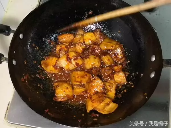 回鍋肉製作並不難,牢記三點小竅門,肥而不膩,焦香入味又下飯!