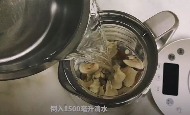 把這水果煮一煮,竟成「止咳劑」,清肺祛痰,告別慢性「喉炎」!
