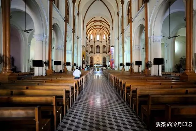 越南第一大城市胡志明市,有著「東方巴黎」的美譽,法國風情濃郁