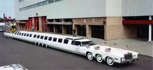 世界上最長汽車,自帶游泳池、停機坪,如今被人遺忘變成一堆廢鐵