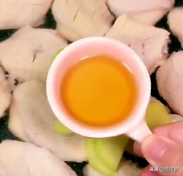 可樂雞翅不是直接倒可樂,這樣需簡單幾步,口感香脆女兒超愛吃!