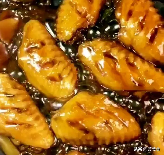 可樂雞翅不是直接倒可樂,這樣需簡單幾步,口感香脆女兒超愛吃!