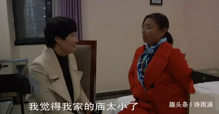新婚一個月女子就起訴離婚,丈夫苦苦哀求,婆婆:廟太小容不下