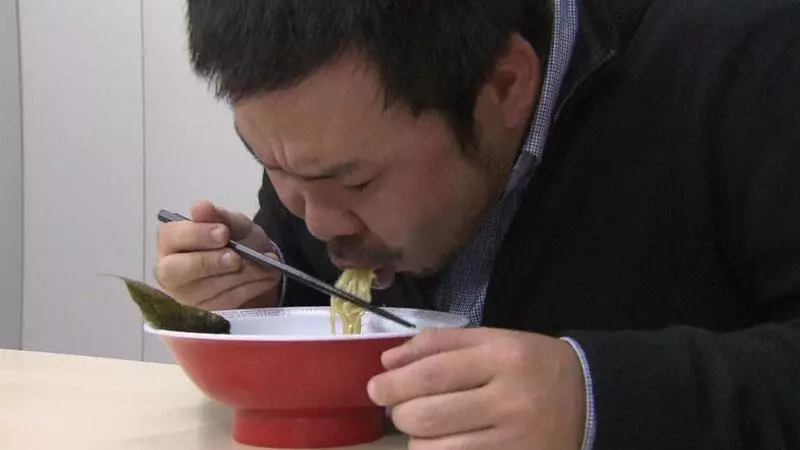 日本人吃麵發出聲音超吵?外國遊客抱怨「聽到很不爽」 日網怒:不爽別來