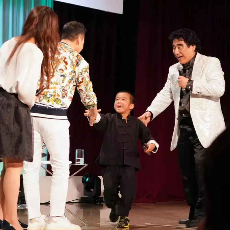 李小龍轉世!8歲武術神童見偶像超興奮 「龍的傳人」力尬《葉問》
