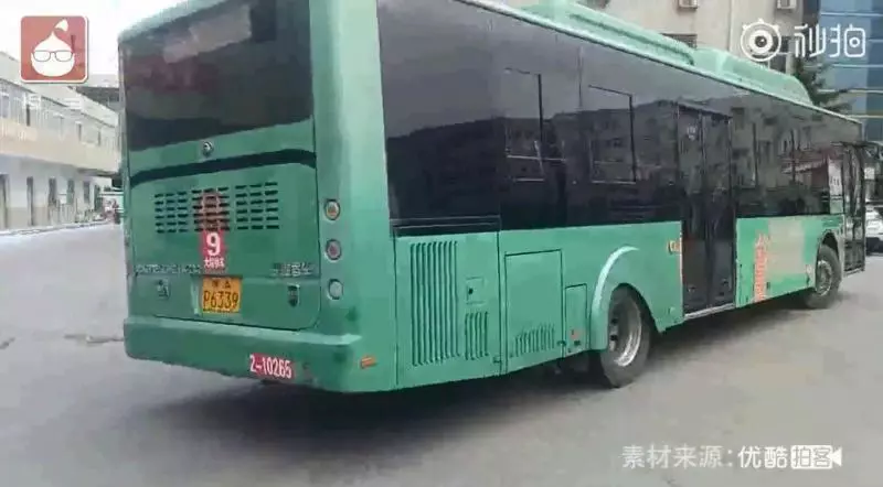 大陸「愛情公車」車廂貼滿徵婚啟事 司機已成功牽線23對新人!