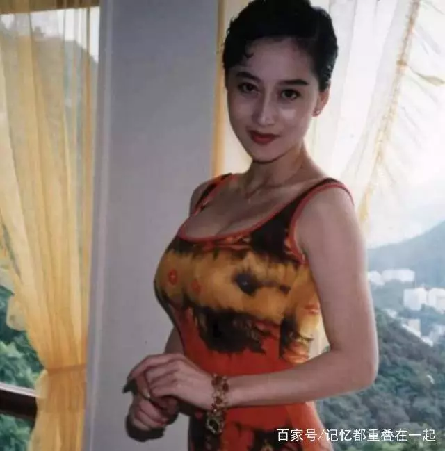 李連杰兩個女兒近照曝光,長成這模樣,網友:比成龍女兒強太多!
