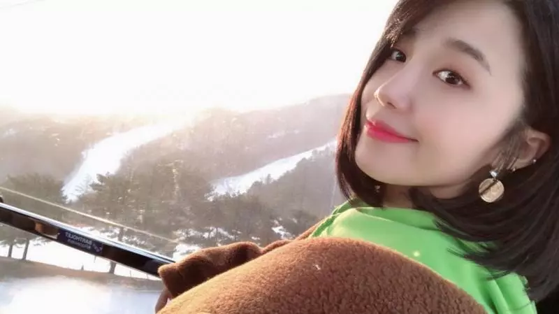 [Apink][分享]190101 黃金豬年要福氣滿滿！希望2019年，你們的身邊只會有好事發生！