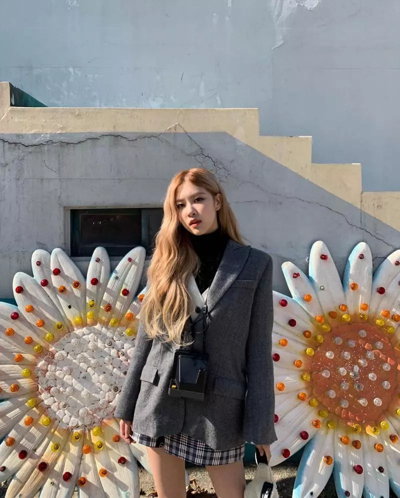 [BLACKPINK][新聞]190101 SM娛樂：「KAI和JENNIE是互相有好感交往中的關係