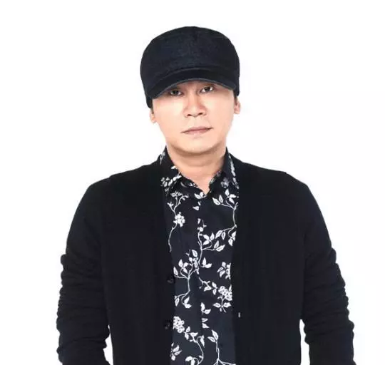 KAI和Jennie談戀愛,粉絲們心急如焚,YG哭在廁所,SM表示無所謂