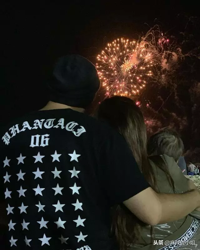跨年晚會不見周杰倫?原來是在陪昆凌追星,老婆大人最重要!