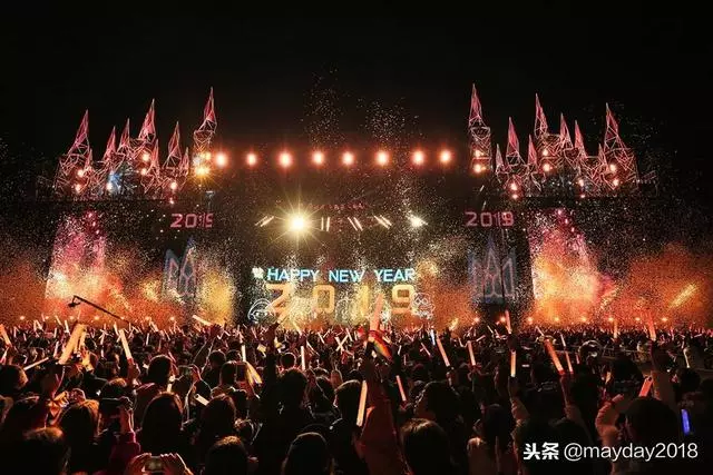 「五月天」五月天陪你跨年!10天10場壓軸加班!2019年還要一起走