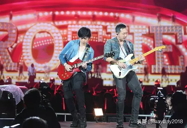 「五月天」五月天陪你跨年!10天10場壓軸加班!2019年還要一起走