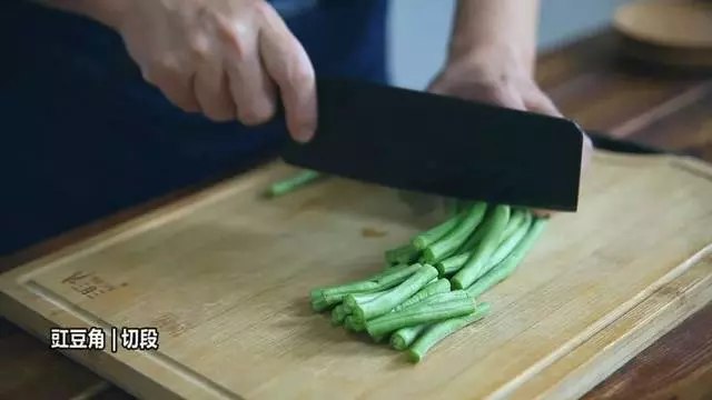 干煸魷魚須超好吃做法,在家幾下就做好,一大盤不夠吃!