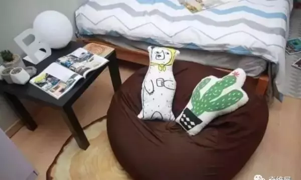 他被騙租下「一間超噁小套房」花了七天大改造,現在美到像在拍家具廣告