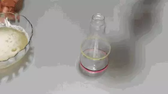把牙膏抹在鑰匙上,太實用了,學會了能省下不少錢,趕緊試一試