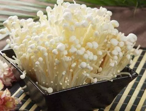 金針菇不要再涮火鍋了,換種花樣吃,能護膚美白,美味又營養!