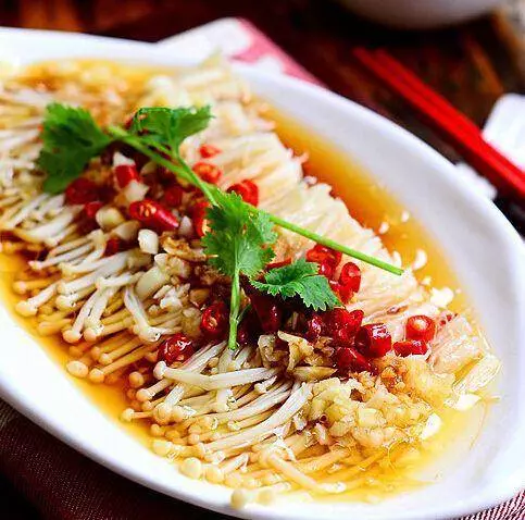 金針菇不要再涮火鍋了,換種花樣吃,能護膚美白,美味又營養!