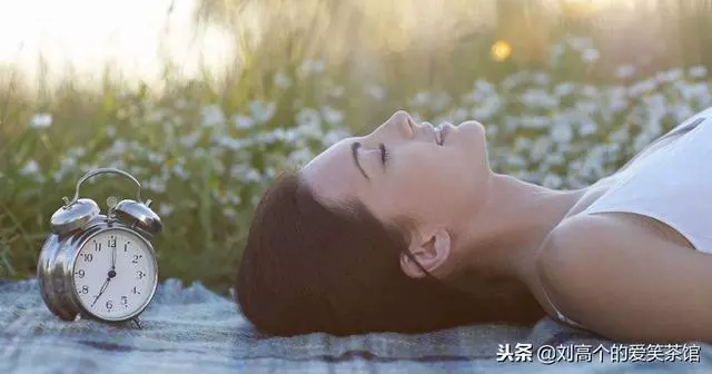 丈夫在外打工,過年不回家,妻子捨不得偷偷過去看望,含淚報警