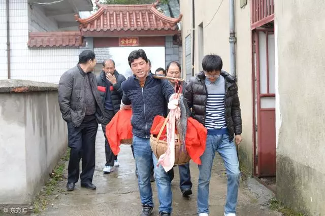 帶著婆婆去相親,男方憤然離場,第二天他帶著父母登門提親