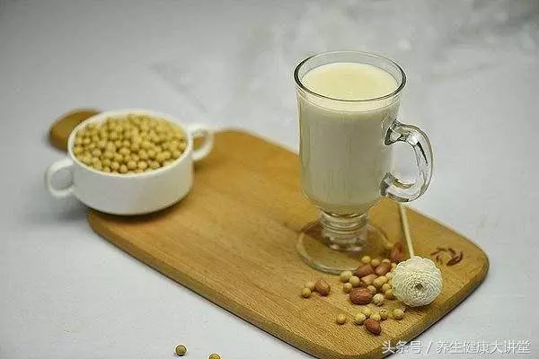 膝蓋痠痛,一把香菜加生薑,膝蓋再也不疼了,爬樓梯也不怕了