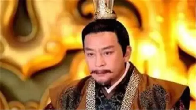 皇帝給弟弟敬酒:願你能活千歲!弟弟機智回答,救了自己一命