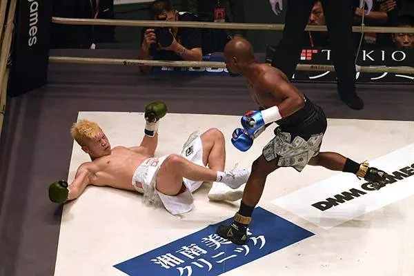 兩分鐘擊倒日本格鬥神童三次,梅威瑟這千萬美元賺得太容易了