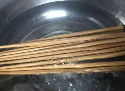 洗完筷子頭朝上還是頭朝下?聰明人都知道,後悔我家做錯了