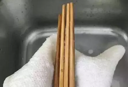 洗完筷子頭朝上還是頭朝下?聰明人都知道,後悔我家做錯了