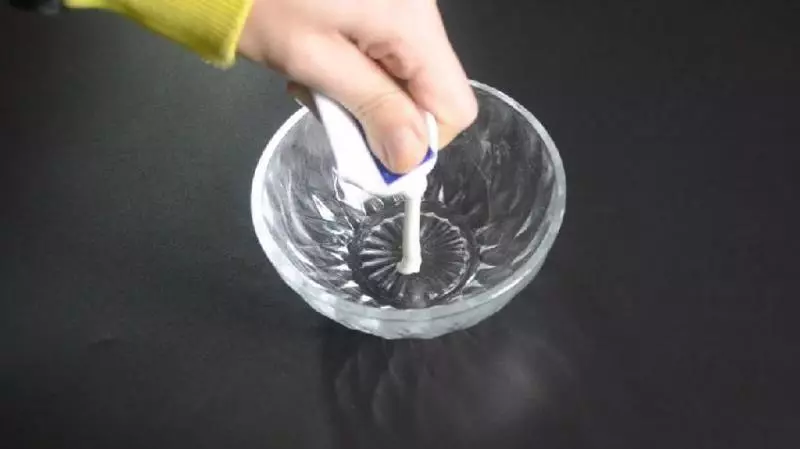 白牆髒了不用重新刷,教你不用一滴水,輕輕一擦,立馬乾淨如新