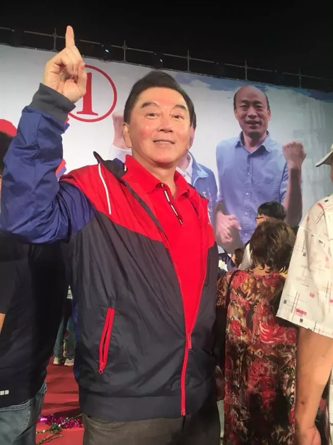 健康亮紅燈!陳子璇急送醫「子宮整個被摘除」 高國華忍淚喊「我只能不斷祈禱」曝最新近況