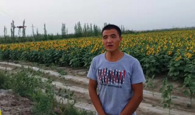老人去世留下三萬債款,親兒子說不關他事,繼子還清後來了驚喜