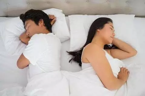 老婆被診斷不孕,我仍不離不棄,兩年後接到村長電話,我立刻離婚