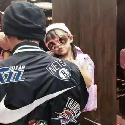 周傑倫驚喜曬兒子合影,娛樂圈的男神們都默契化身女兒奴了!