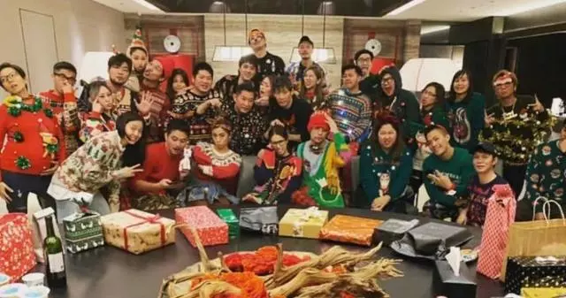 周傑倫驚喜曬兒子合影,娛樂圈的男神們都默契化身女兒奴了!