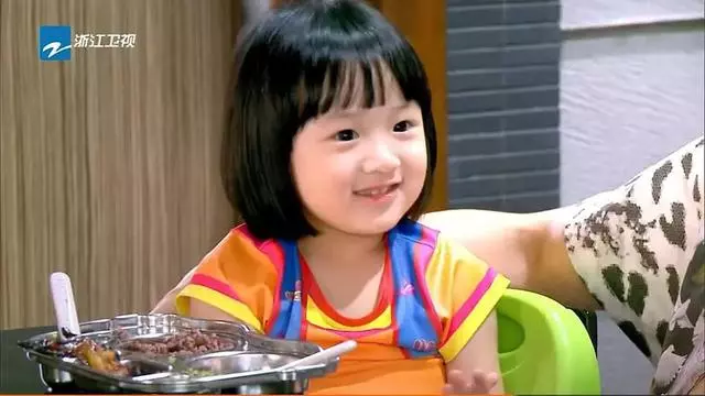周傑倫驚喜曬兒子合影,娛樂圈的男神們都默契化身女兒奴了!