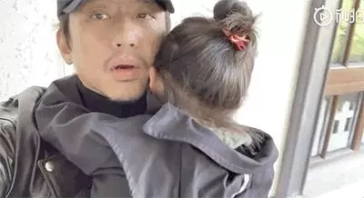 周傑倫驚喜曬兒子合影,娛樂圈的男神們都默契化身女兒奴了!