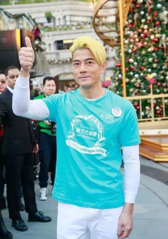 周傑倫驚喜曬兒子合影,娛樂圈的男神們都默契化身女兒奴了!