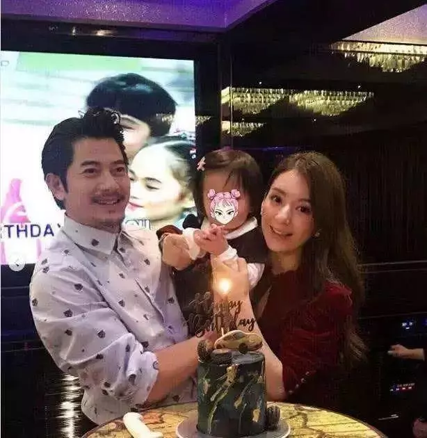 周傑倫驚喜曬兒子合影,娛樂圈的男神們都默契化身女兒奴了!