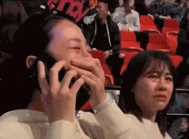 劉德華確診流感,鄭秀文公開他的病情,劉向蕙為爸爸流淚畫面曝光