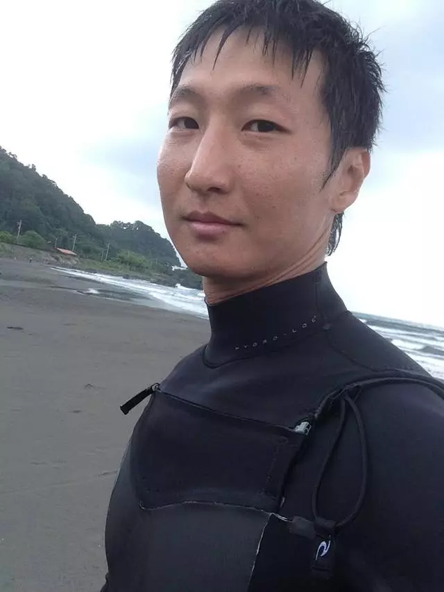 洪金寶三個兒子,最帥有出息的不是老大,也不是老二,而最小的他!