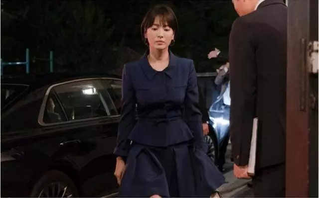 37歲的宋慧喬短髮更辣了,一頭俐落短髮,讓她看起來就像少女,美出新高度~~
