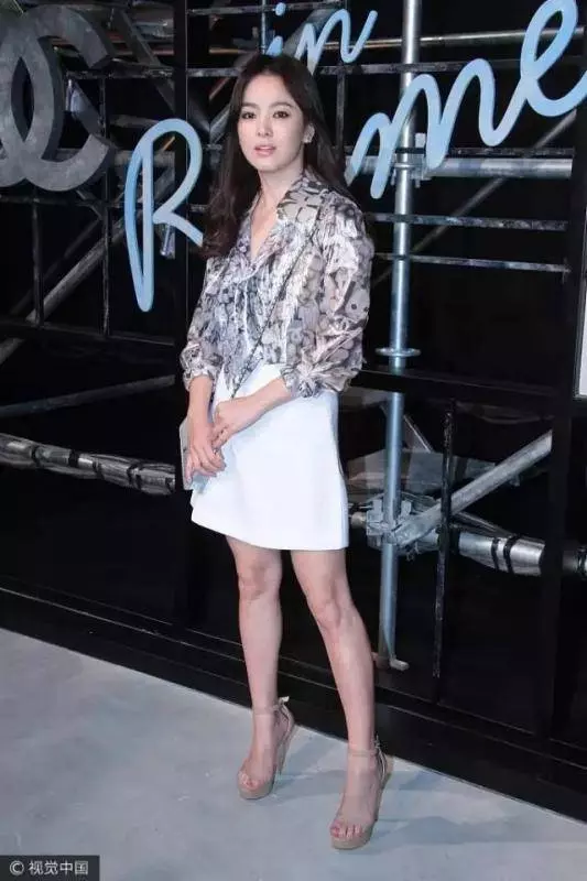 37歲的宋慧喬短髮更辣了,一頭俐落短髮,讓她看起來就像少女,美出新高度~~