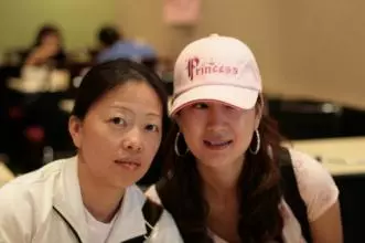 妹妹來家,丈夫讓我陪她睡次臥,深夜聽見丈夫尖叫,推開門我慌了!