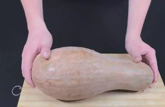 南瓜切開吃不完怎麼保存?教你兩個小妙招,很實用半個月都不會壞