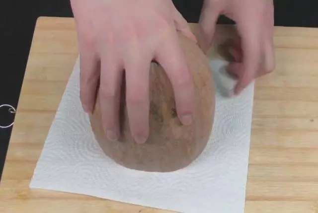 南瓜切開吃不完怎麼保存?教你兩個小妙招,很實用半個月都不會壞