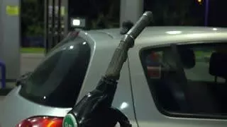 加油「加一半」跟「加滿」,原來「對車的傷害」差別這麼大!連老司機都不懂…